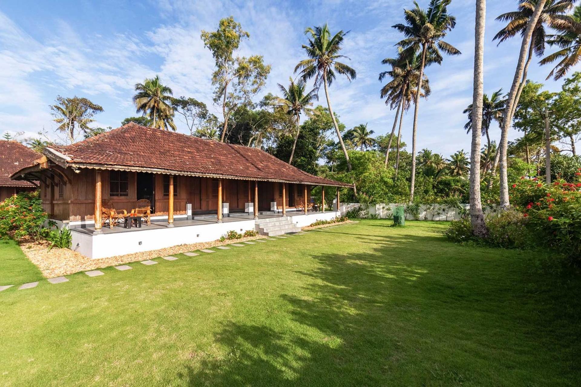 Deshadan'S Tarangi Beach Villas,Marari マラリクラム エクステリア 写真
