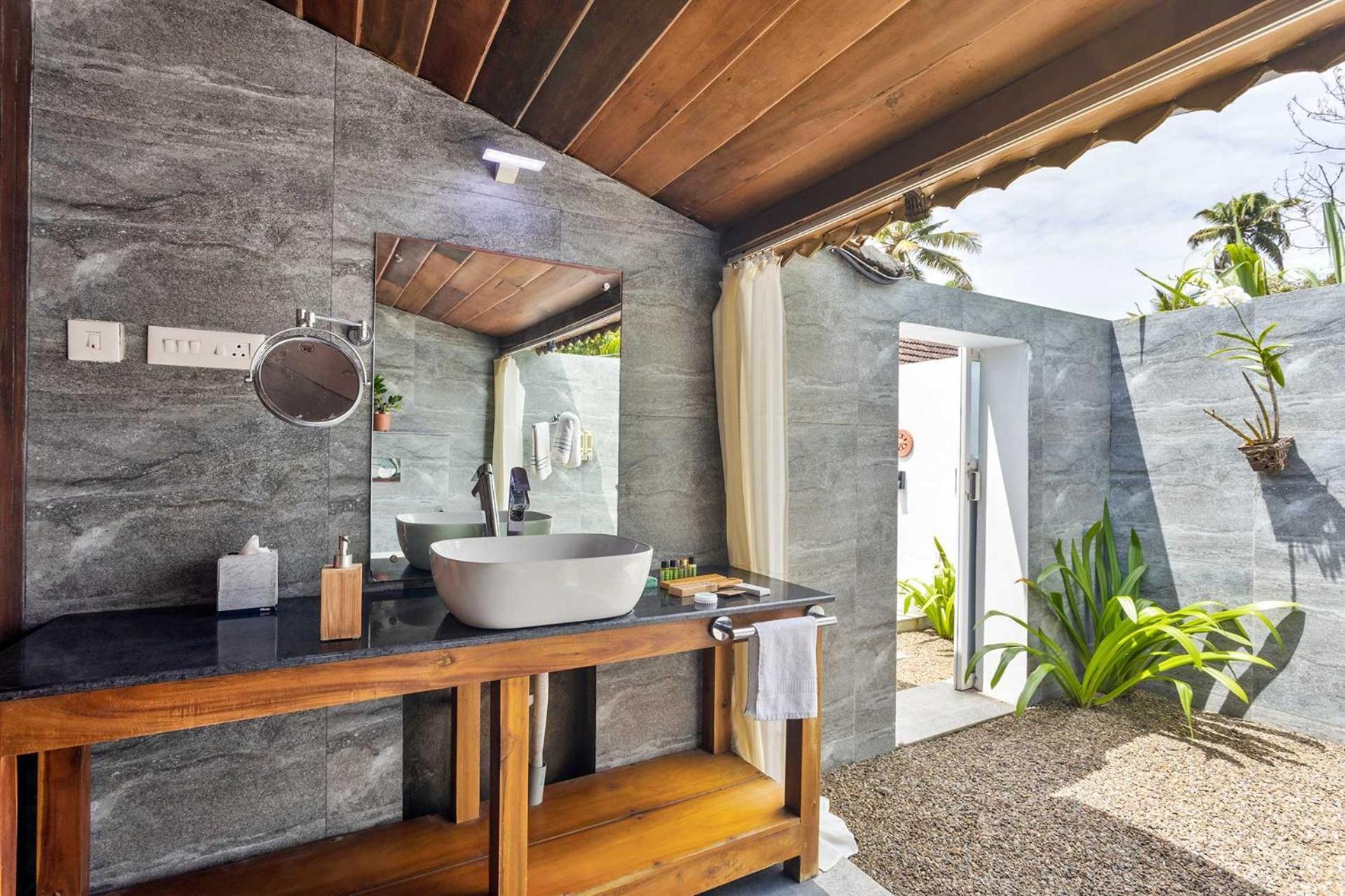 Deshadan'S Tarangi Beach Villas,Marari マラリクラム エクステリア 写真