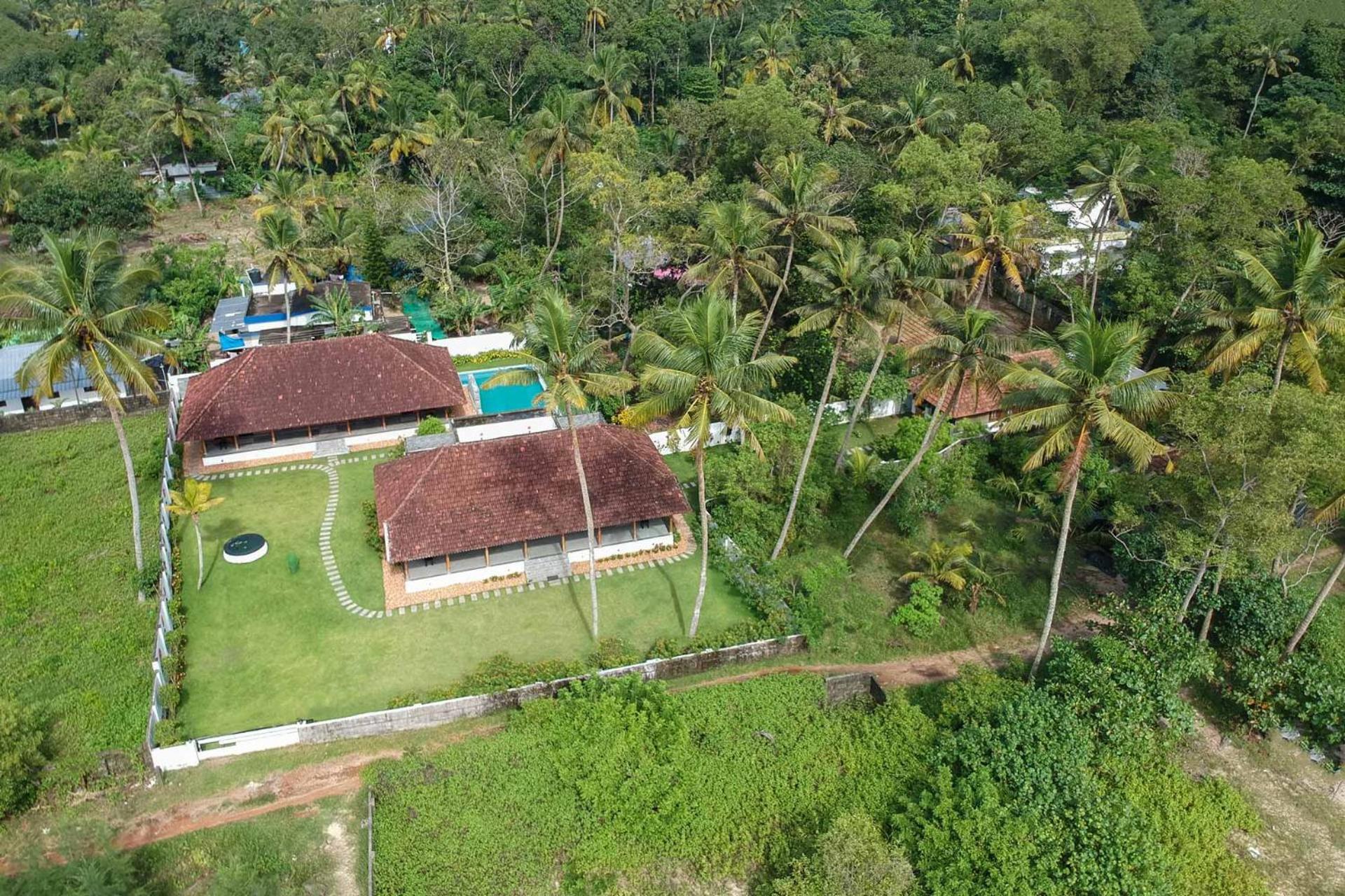 Deshadan'S Tarangi Beach Villas,Marari マラリクラム エクステリア 写真